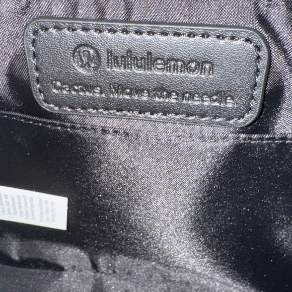 NWT/Rare - Lululemon Leather Alternative Everywhere Belt Bag - Gold Hardware 1L - Picture 10 of 14